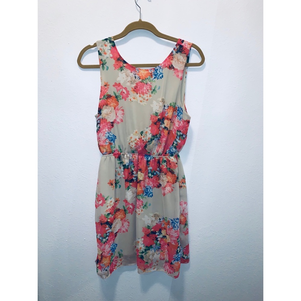 TeenpLo Floral Dress With Cute Back Cut Out